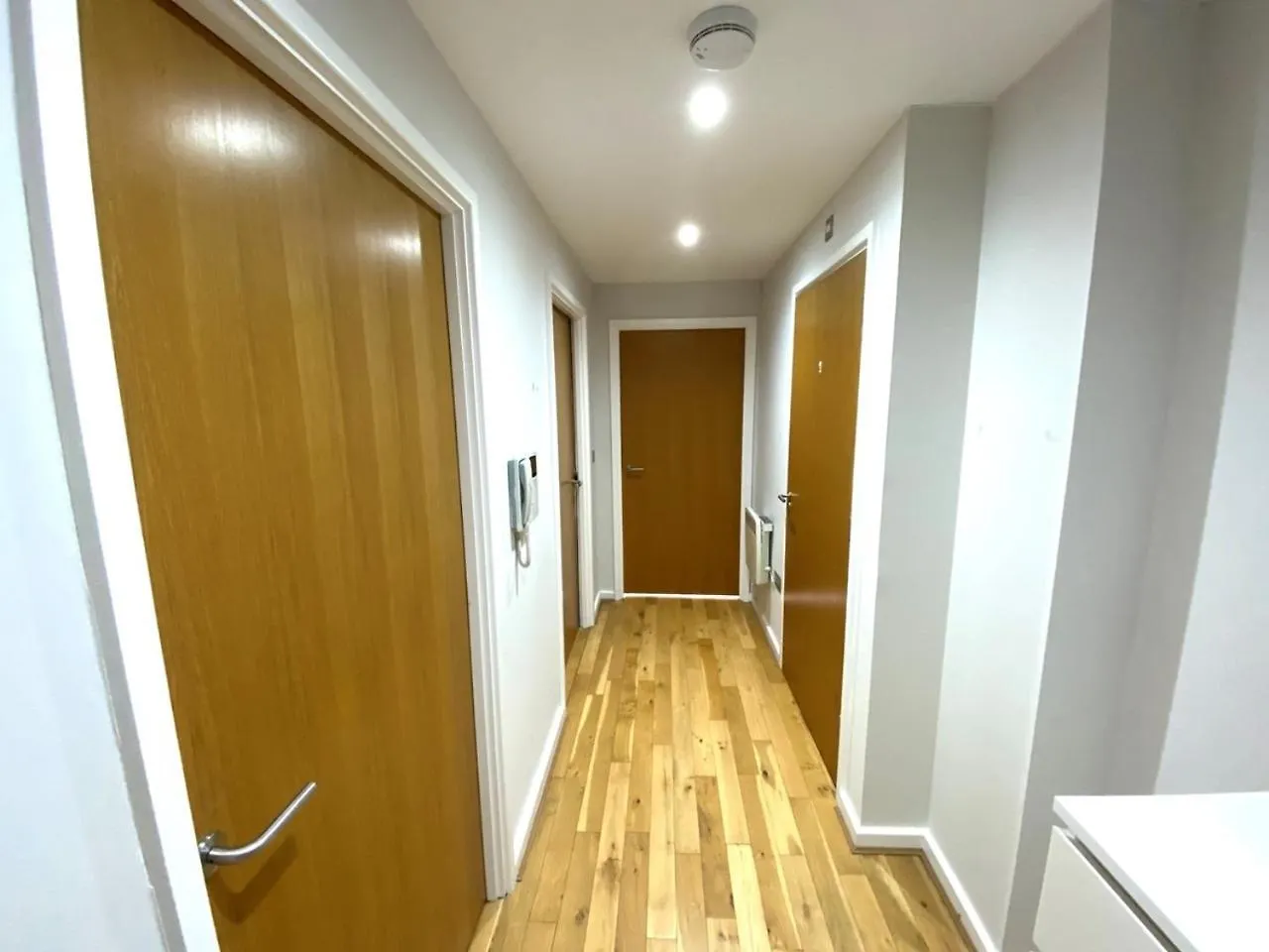 Large 1 Bedroom Apartment In Canning Town Close To Excel London, 02 Arena, Canary Wharf With Free Parking United Kingdom